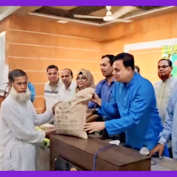 বগুড়ার কাহালুতে ক্ষুদ্র ও প্রান্তিক কৃষকদের মাঝে ব...
