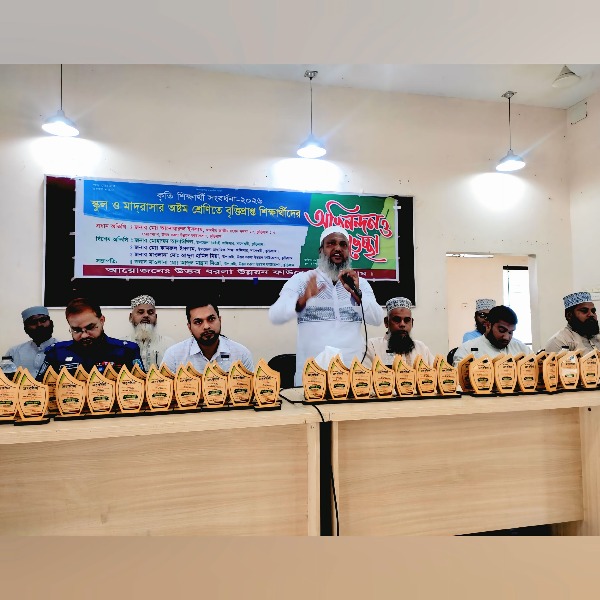 নাগেশশ্বরীতে কৃতি শিক্ষার্থীদের সংবর্ধনা