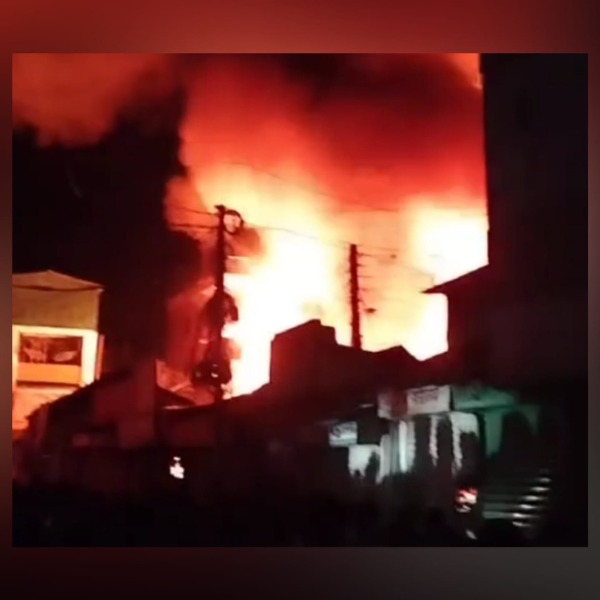 নেত্রকোণার বড়বাজারে ভয়াবহ আগুন, পুড়েছে ক
