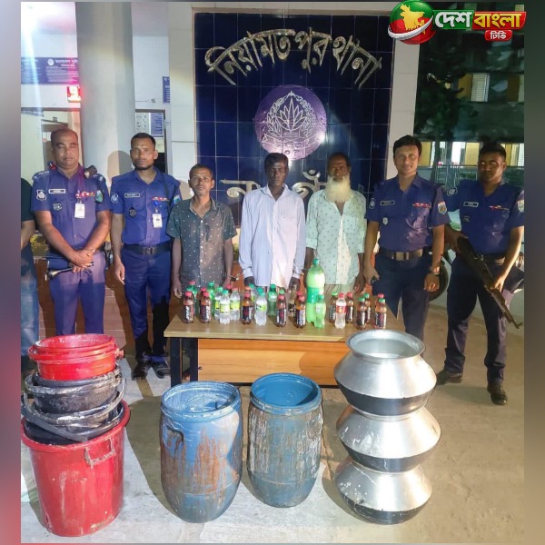 নওগাঁর নিয়ামতপুরে ৫৫০ লিটার চোলাইমদসহ তি
