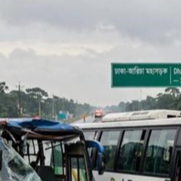 সাভারে মর্মান্তিক সড়ক দুর্ঘটনা